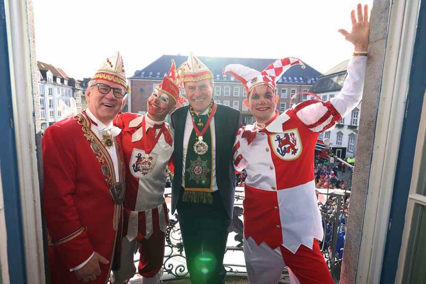 Karneval in Düsseldorf: Der Hoppeditz ist erwacht!