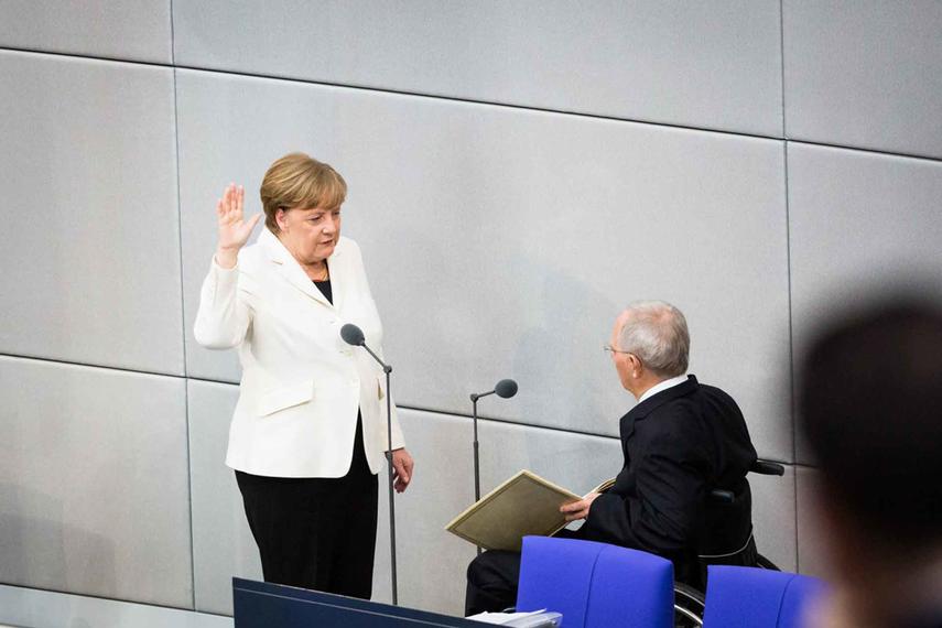 Merkel erneut zur Kanzlerin gewählt