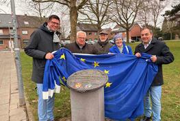 Enthüllung eines Bronze-Reliefs anlässlich der 50-jährigen Städtepartnerschaft von Erkelenz und Saint-James