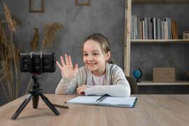 Auftakt des ersten Erklärfilm-Wettbewerbs für Schulen im Rhein-Kreis Neuss